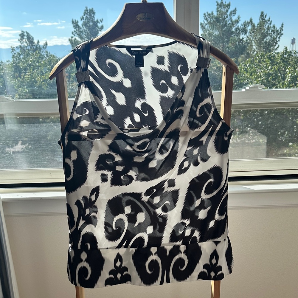 White House Black Market Black and White Tank Top